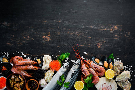 海鲜鱼虾牡蛎和鱼子酱图片