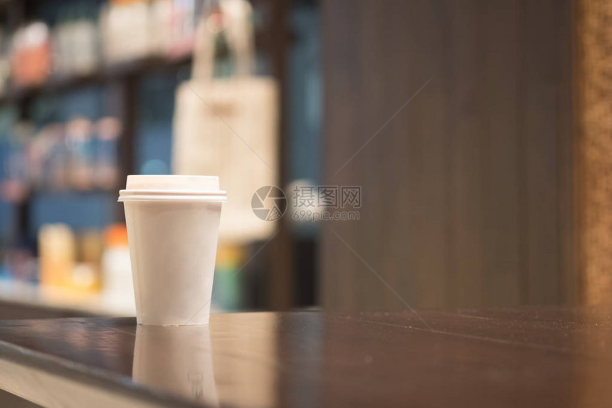 咖啡纸杯在咖啡店带走图片