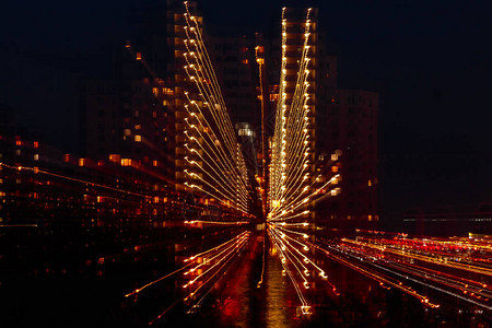 夜间的城市在图片