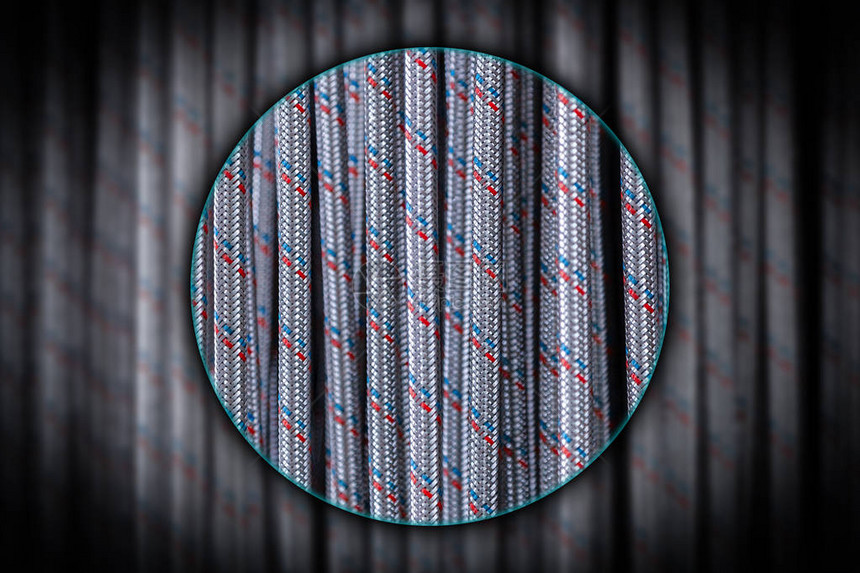 金属铁线条纹质的不锈刺实软管使用的尼龙图片