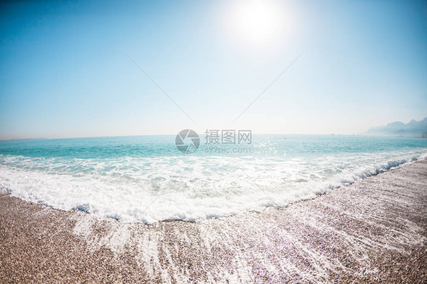 美丽的海浪海滨沙滩海岸休图片