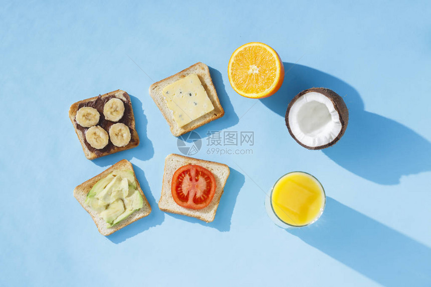 蓝色背景健康饮食酒店早餐饮食的概念自然采光图片