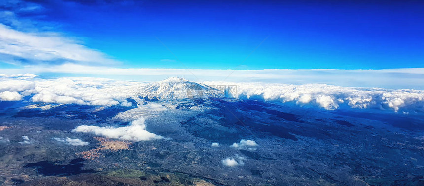 埃特纳火山全景在春天西里岛图片