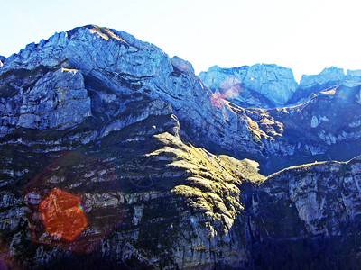 Alpstein山脉的高山景观和岩石山峰阿彭策尔内罗登AI图片