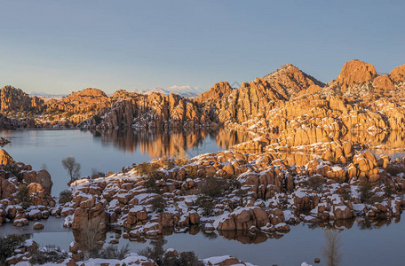 冬天的亚利桑那州普雷斯考特湖华图片