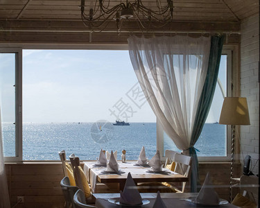餐厅的景色很美从海面图片