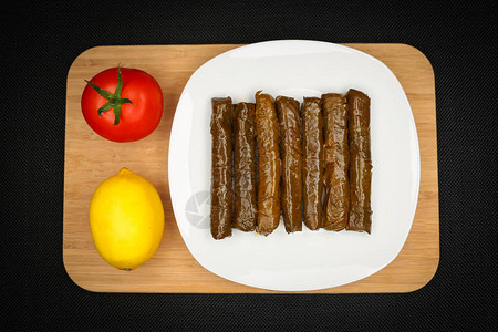 桌上的土耳其传统食品图片