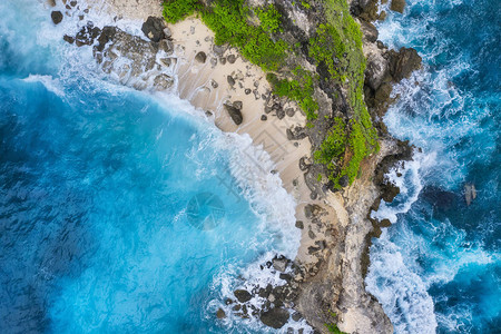 海岸作为从顶视图的背景从顶视图的绿松石水背景从空气的夏天海景巴厘岛图片