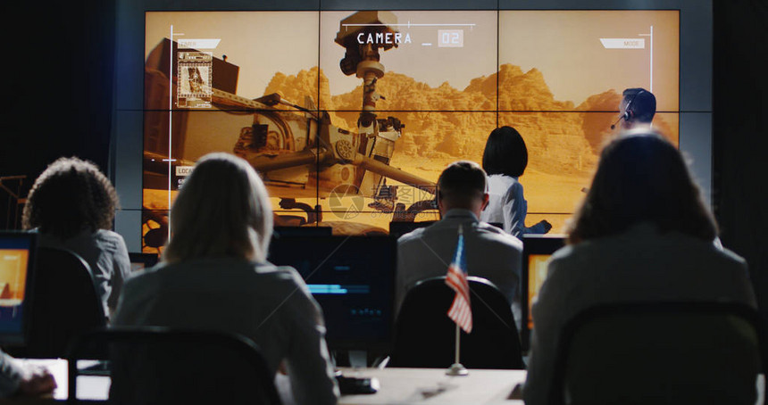 火星飞行任务领导者在控制室做图片