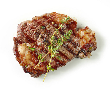 新鲜烤焦的牛肉排肉图片