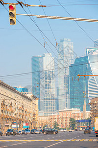 垂直的城市景观莫斯科的街道可以看到俄图片