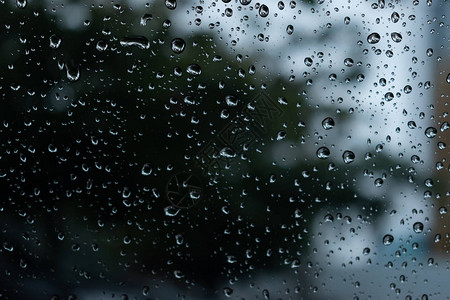 窗户玻璃窗上的雨滴图片