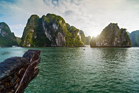 越南海吉婆岛群山下龙湾图片