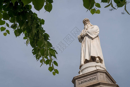 意大利米兰斯卡拉广场LeonardodaVi图片
