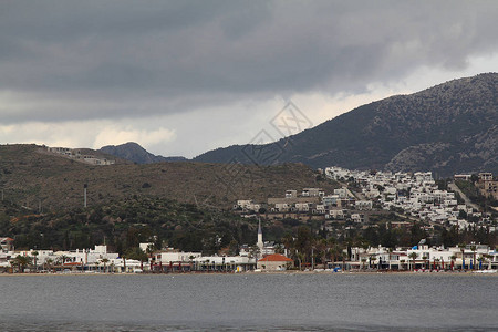 爱琴海边缘的海滨小镇图片