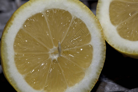 白色背景上的柠檬和酸橙背景图片