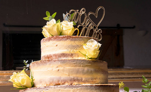 多层婚礼蛋糕图片