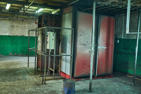 金属门喷漆店生产木制金属门4k图片