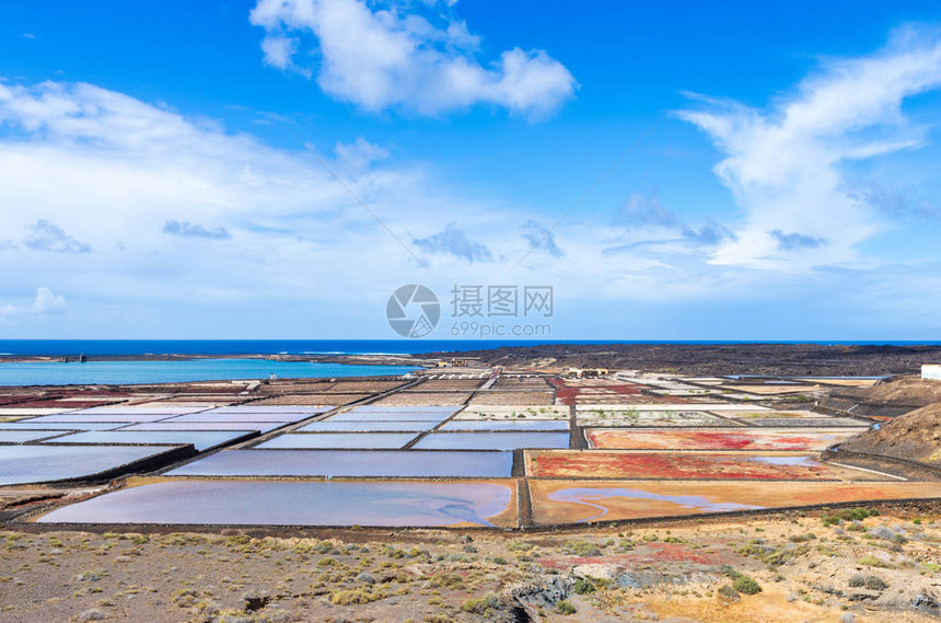 在Lanzarote的SalinasdeJanubio盐状公寓图片