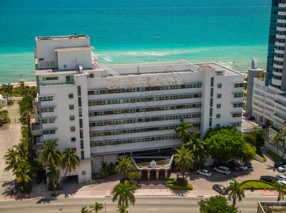 卡萨布兰卡酒店在海滩上迈图片