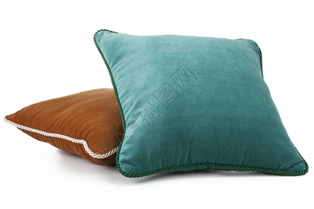 两顶棕色的蓝色软装饰枕头图片