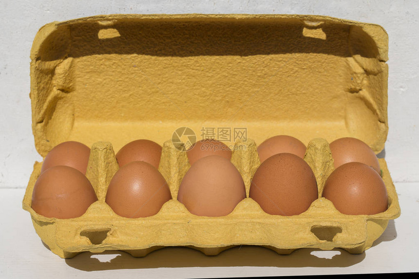 每包十个鸡蛋有鸡蛋的盘子图片