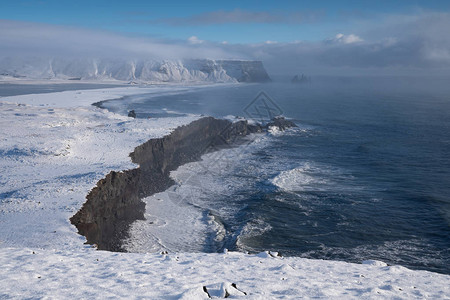 冰岛Dyrholaey角海岸景观的全景图象图片