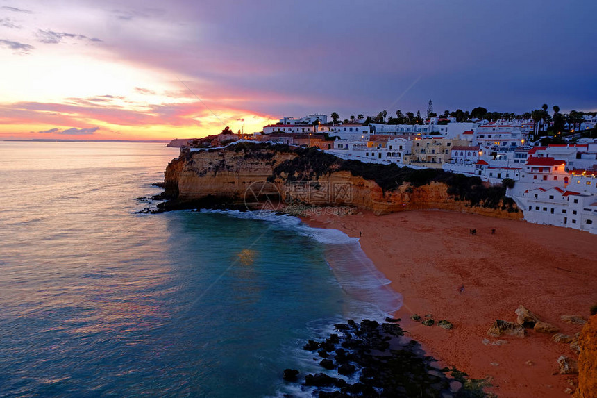 日落时在葡萄牙阿尔加维的图片
