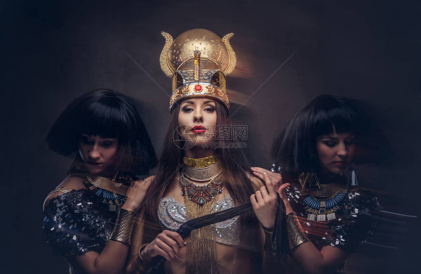 穿着古老法装扮的埃及傲慢女王肖像图片