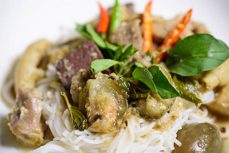 泰国绿色咖喱鸡大米图片