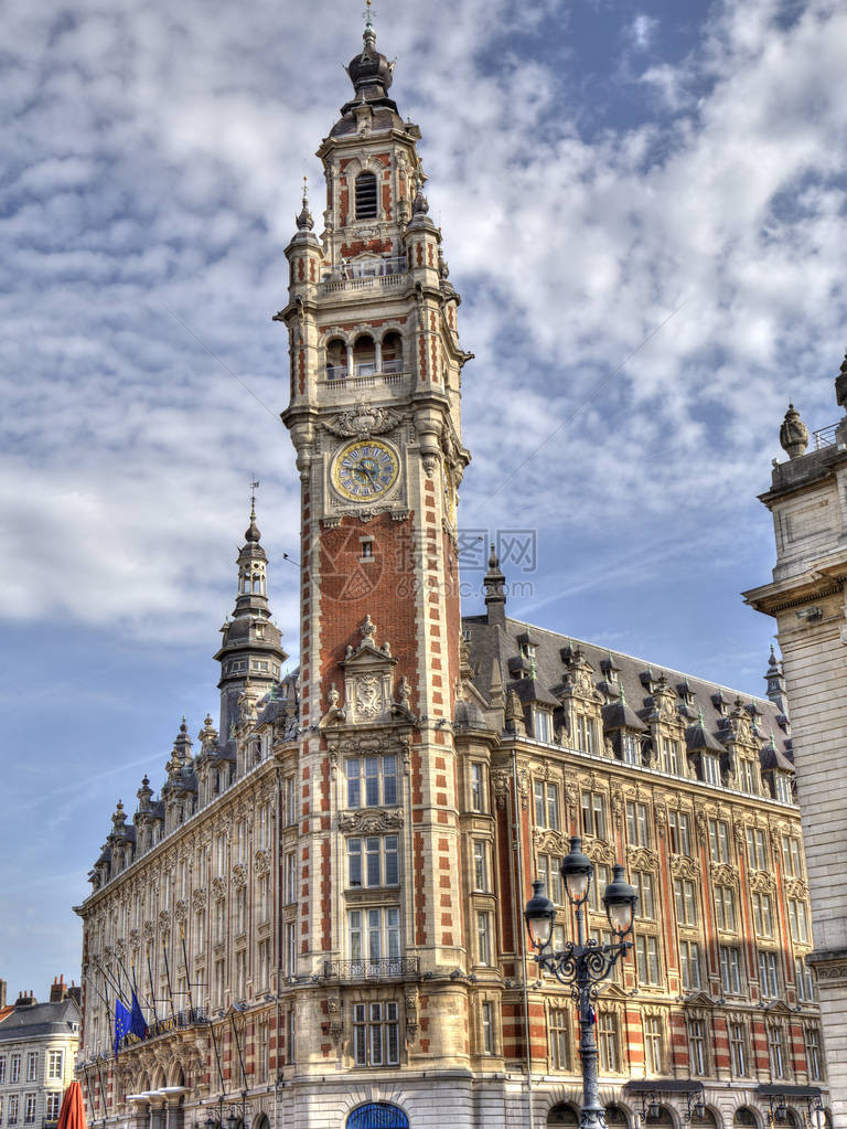 法国里尔剧院老旧邮局大楼的时钟塔图片