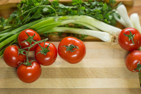 西红柿大葱和欧芹图片