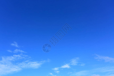 湛蓝的天空背景自然的背景图片