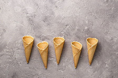 冰淇淋的空华夫饼锥顶视图图片