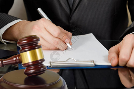 律师工作文件法律服务理念图片