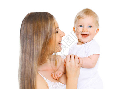 亲近身快乐笑的妈和婴儿在白种背图片