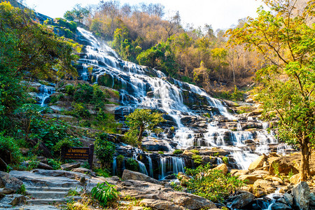 泰国清迈美丽的MeeYaWaterfall图片