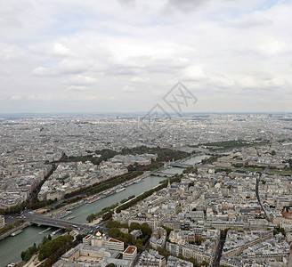 法国首都的全景图片