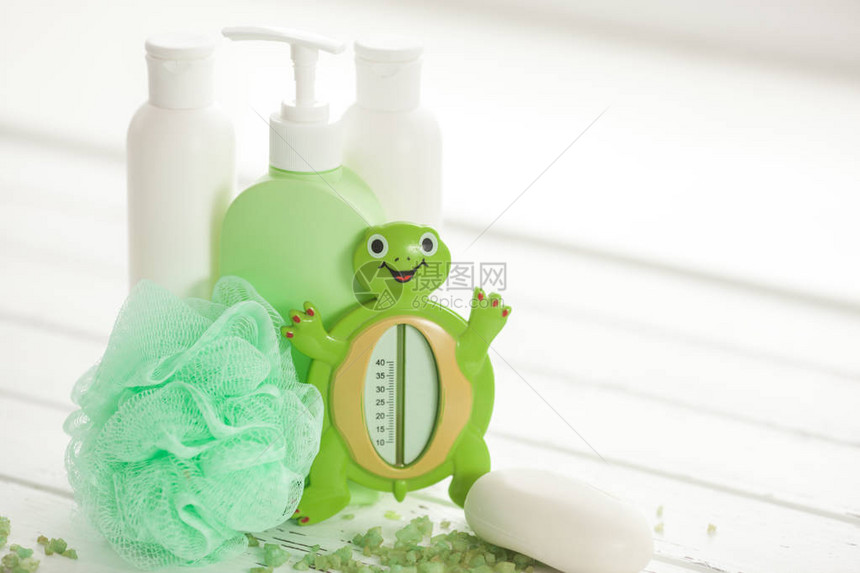 浴具洗发水凝胶润滑剂的瓶子和管子身体护理用图片