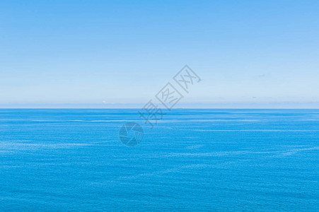 太平洋清蓝海的图片