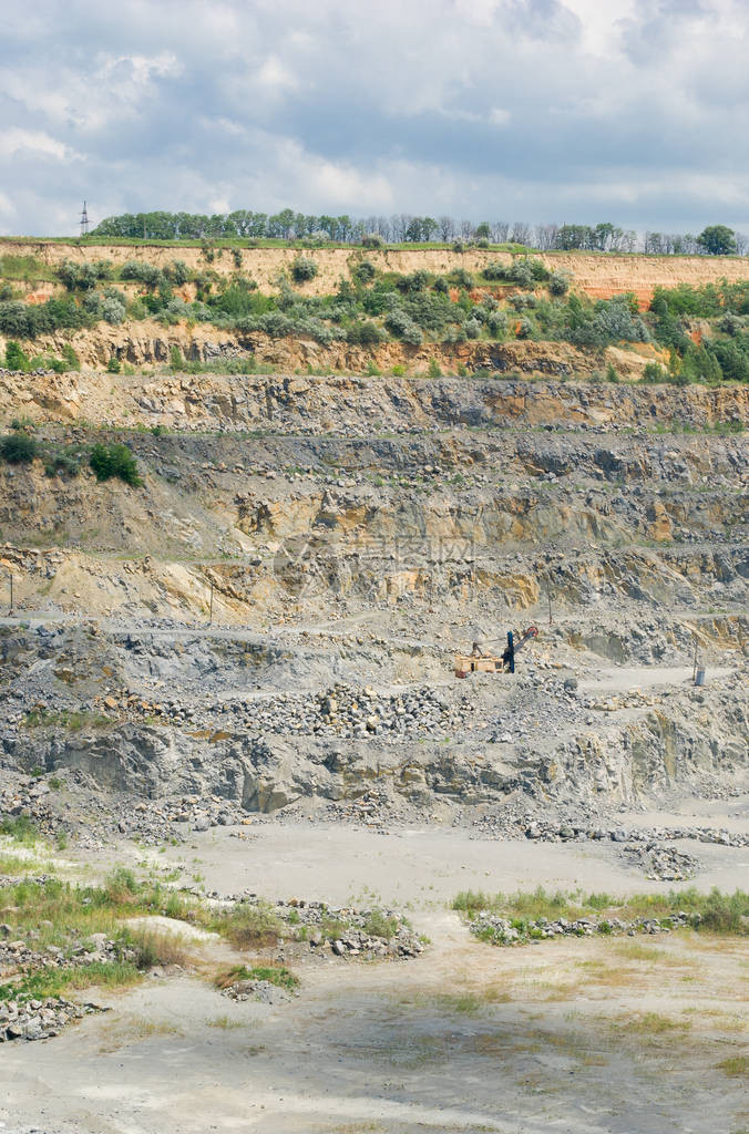 采石业在乌克兰为岩石图片