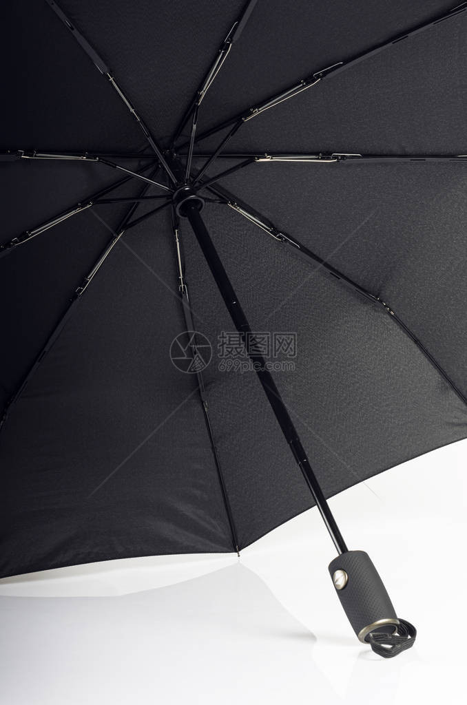 黑色防水和防风的黑色雨伞有玻璃纤维肋骨图片