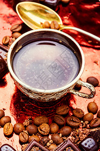 咖啡和甜点热咖啡咖啡杯豆子菜桌图片