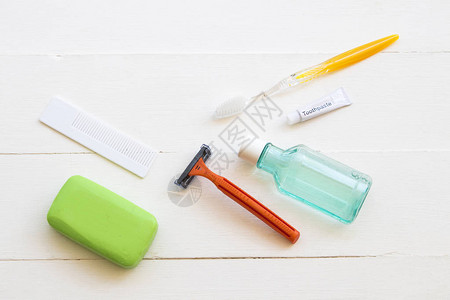 牙刷牙膏漱口水保健口腔用草药肥皂剃须刀保健生活方式一个男人安排平躺风图片