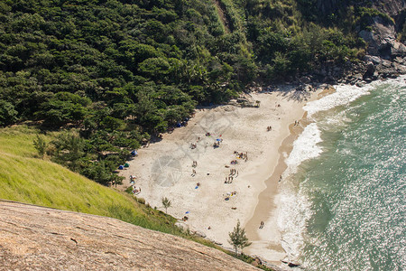里约热内卢的野生海滩小径高清图片