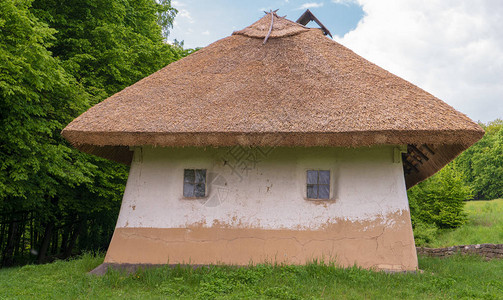 村里的旧小屋乌克兰民间建筑与生活博物馆老乌克兰房子乌克兰小屋19世纪图片