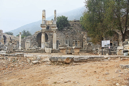神庙的考古遗址图片