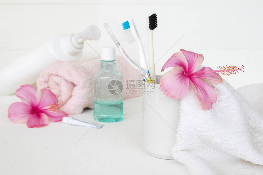牙刷牙膏口腔用草药液肥皂对身体皮肤和羊皮的保健护理图片