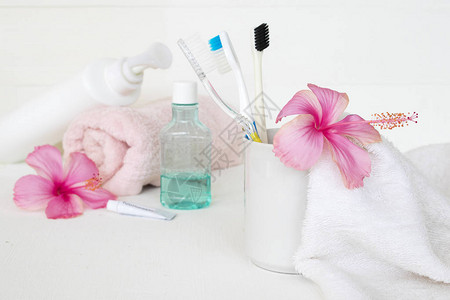 牙刷牙膏口腔用草药液肥皂对身体皮肤和羊皮的保健护理图片