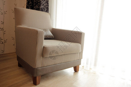 室内现代优雅的扶手椅图片